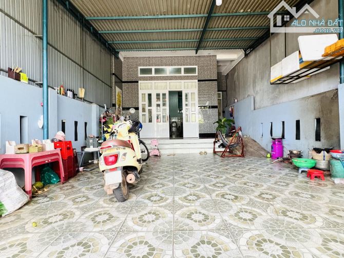 6 x 25M VUÔNG VỨC, SẴN NHÀ CẤP 4 KIÊN CỐ VÀO Ở NGAY, XE HƠI NGỦ TRONG NHÀ, NHỈNH 1 TỶ - 6