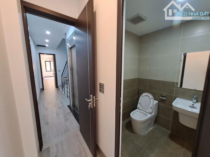 PHÂN LÔ GIÁP LIỀN KỀ 90 NGUYỄN TUÂN - 60M - 15 Tỷ - Ô TÔ tránh vỉa hè - 7