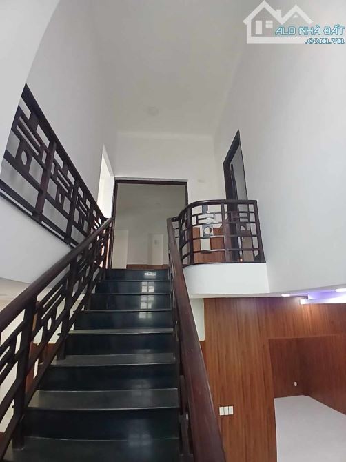 BÁN NHÀ GÓC 2 MẶT TIỀN KINH DOANH 130M2, , 2 TẦNG, NGAY CHỢ, - 7