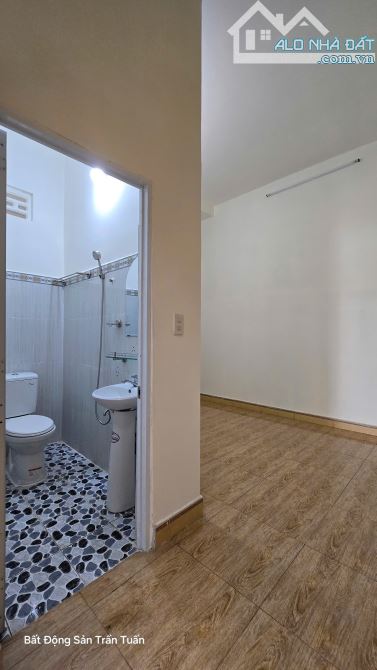 Nhà Lầu Mặt Tiền Nhựa 14m, Ngay Trường Học cấp 1,2 kề bên Cầu Lớn HM - 8