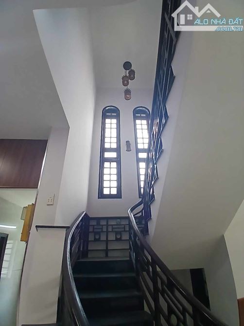 BÁN NHÀ GÓC 2 MẶT TIỀN KINH DOANH 130M2, , 2 TẦNG, NGAY CHỢ, - 8