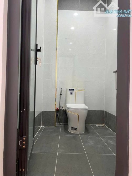 Hóc Môn - 1 trệt 2 lầu - Xuân Thới Thượng - 90m2- 3pn - 9
