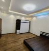 Cho thuê nhà nguyên căn tại Đội Cấn, DT 50m2 x 5T, thông sàn.Giá cho thuê 12tr/th