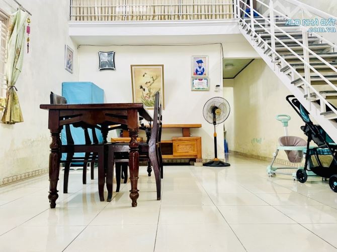 ♦️NHỈNH 3 TỶ - BÁN ĐẤT TẶNG NHÀ -125M2 - ĐIỆN BIÊN PHỦ -NỞ HẬU TÀI  LỘC