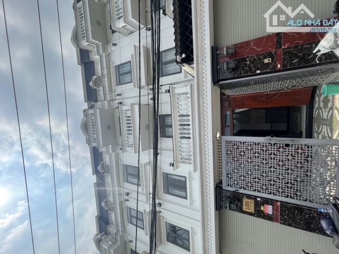 cần bán BIỆT THỰ LIỀN KỀ, 80 M2, 4 TẦNG, 4 PN, GARA OTO, Đông Hưng Thuận 10B Quận 12