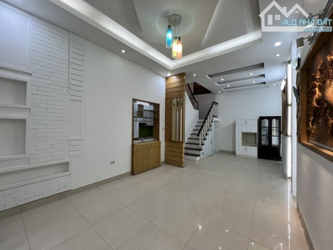 Bán nhà gấp-Tô Vĩnh Diện-Thanh Xuân-Lô góc 3 thoáng-70m2-3T-MT5.3m-13.6 tỷ