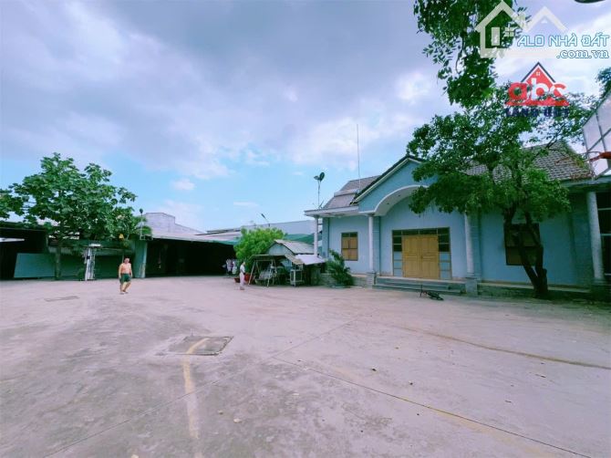 X048 Nhà xưởng sản xuất , vùng gỗ , nguyên liệu lớn. Dễ tuyển CNV