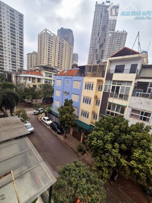 bán nhà lk Văn khê 83m2 5 tầng mt 5m gần ngã tư