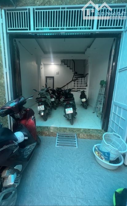 Nh à dòng tiền, 7 phòng cho thuê, phố Minh Khai-chỉ hơn 8 tỷ, sổ đỏ đẹp.  Sẵn giao dịch