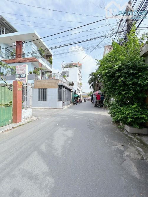 Bán nhà gần chợ Tân Tiến-P Tân Tiến, 120m2 đường xe hơi, Giá chỉ 4ty350 full thổ cư