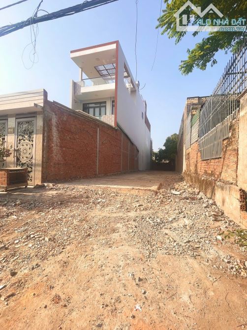 Mặt tiền Mai Hắc Đế siêu dài 5,7x40m