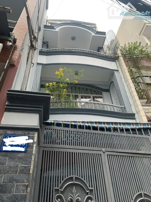 BAN NHA, đường BÙI THỊ XUÂN. Q1, 2 lầu mới đẹp, giá rẻ nhất. Dt: 4m x 12m. Giá: 6.9 tỷ.