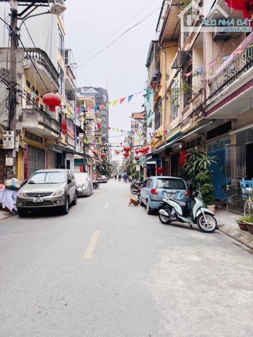 Nhà mặt phố Trần Đăng Ninh, Hà Đông, 40m2, vỉa hè, ô tô tránh, KD sầm uất
