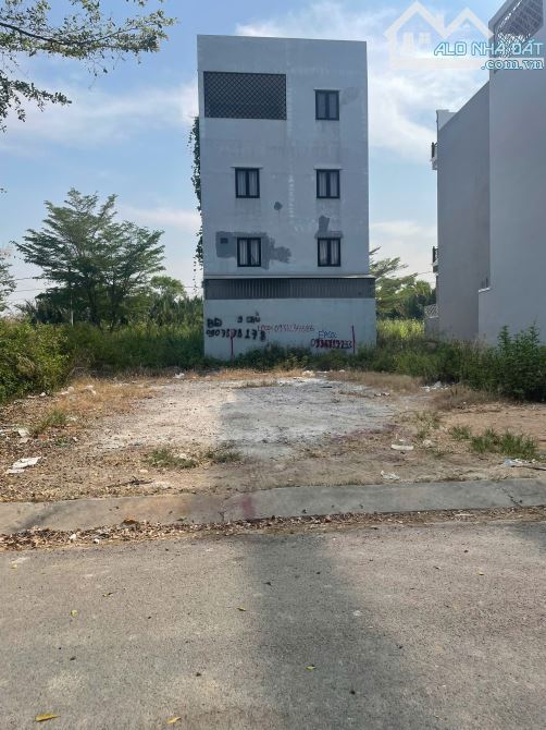 CHÍNH CHỦ BÁN LÔ ĐẤT ĐẸP - KHU DÂN CƯ CHỢ BÀ CHỒI - LONG THỚI 85m2 (5x17) SHR