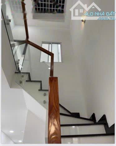 Nhà đẹp- Dòng tiền ổn định 240 triệu/năm- vị trí trung tâm Q,3