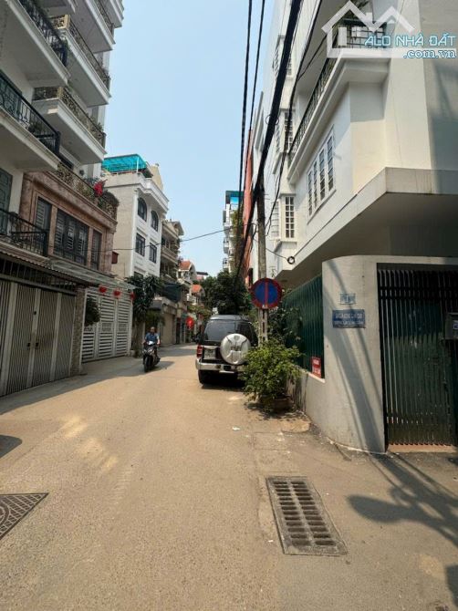 Nhà 3 tầng cũ Lạc Long Quân 80m chỉ 14.5 tỷ ngõ 89 rộng rãi ra chợ Nghĩa Đô ra Hồ Tây khôn