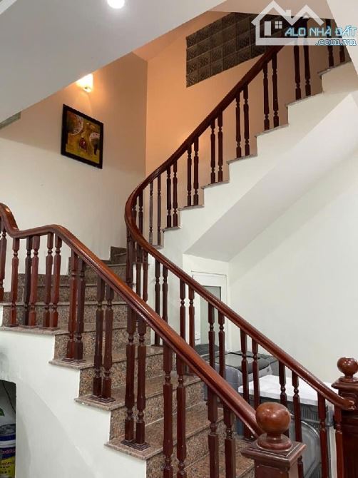Thái Hà, hiếm, diện tích rộng, giá rẻ, DT 61m2 x 5T, MT 4.5m, giá 12 tỷ 5