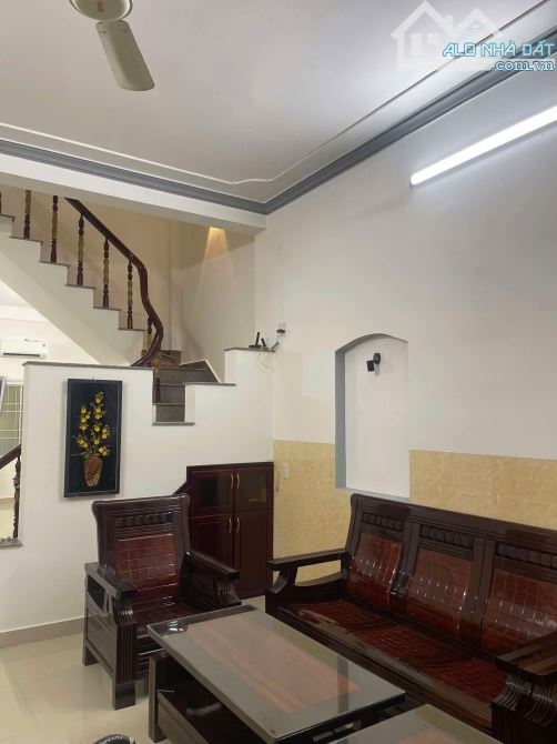 Nhà 3 tầng kiên cô khu dân cư Hòn Sện - Vĩnh Hoà . Cách biển chỉ 500m