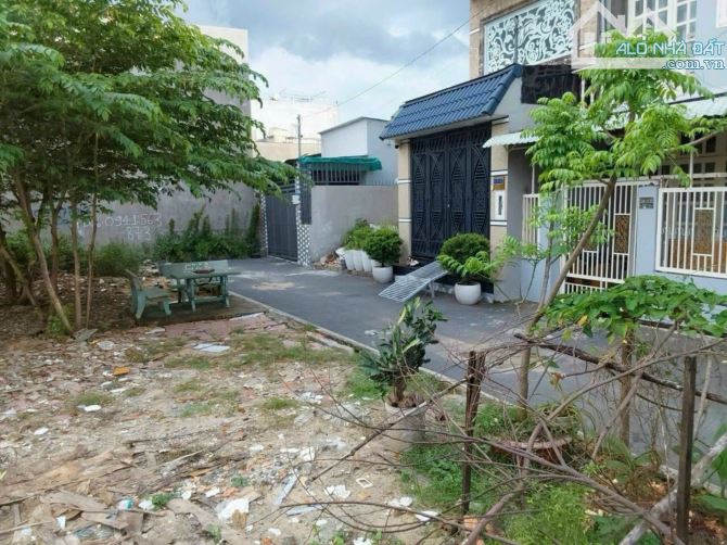 Đất đẹp vuông Vức DT Lớn Hẻm ô tô thích hợp làm căn hộ DV Sát KTX B LĐH