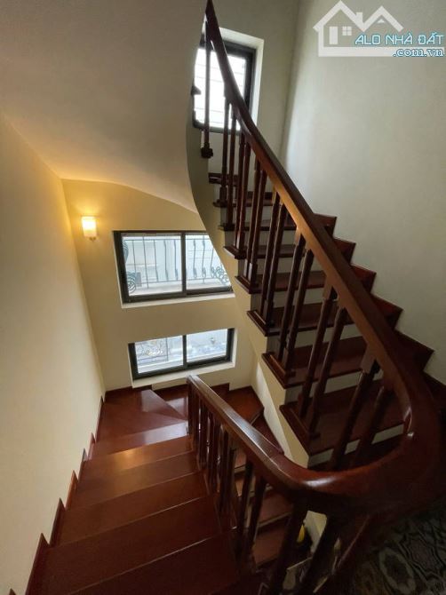Nhà đẹp lung linh phố Hoàng Hoa Thám, Ba Đình, Hà Nội nhỉnh 14 tỷ