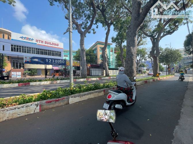 Cần tiền bán nhanh lô đất 1000m2 mặt tiền trương công định Phường 1 TP Vũng Tàu