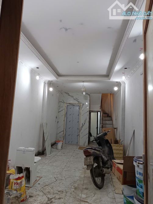 Bán nhà Đại Từ 6 tầng có thang máy 7.7 Tỷ