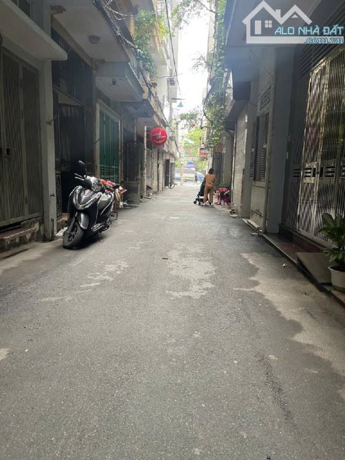 8Tỷ có nhà 4tầng, 40m trung tâm quận Hà Đông, phân lô, ô tô ngủ trong nhà, 30m ra phố.