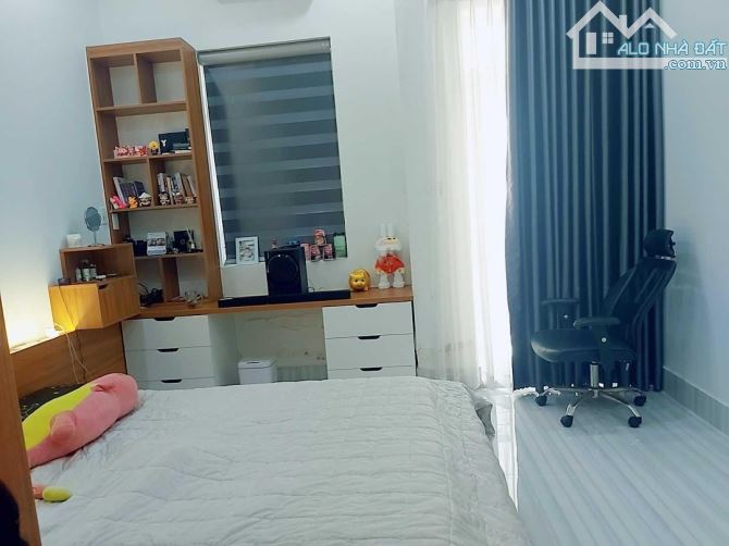 Nhà Sát Mặt tiền đặng thùy trâm , 4 tâng mới cứng, 100m2 (5x20m) HXT vào nhà, 12,5 tỷ TL