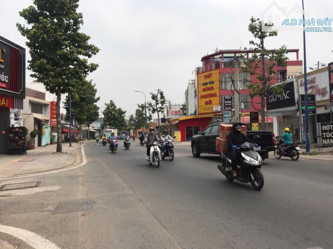 Chỉ 60tr/m2. Bán gấp 1800m2 đất 2 mặt tiền Lê Thị Hà. Vị trí cực đẹp. SHR thổ cư 100%
