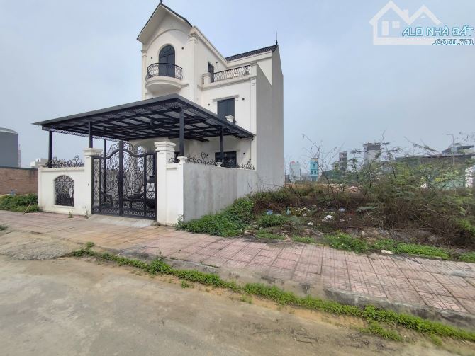 Bán 48m2 đất dịch vụ Song Phương đường rộng 10m giá rẻ