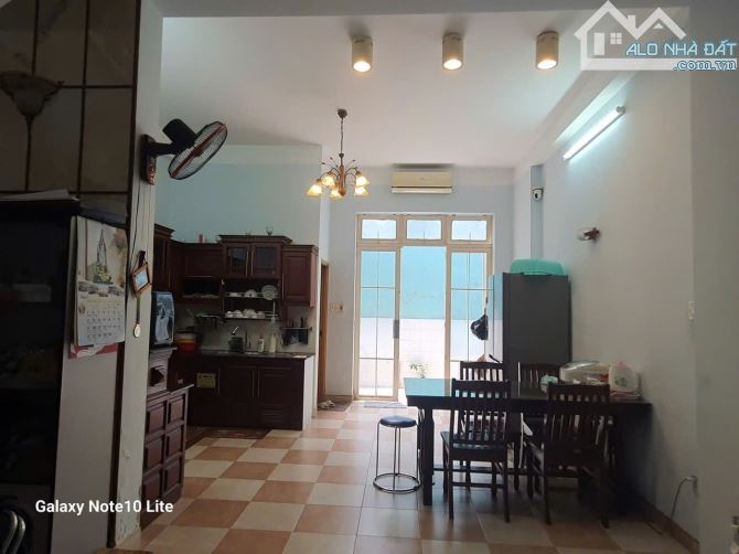 Gần công viên! Hẻm 5m thông Nguyễn Xí - Quốc Lộ 13. (4x15m) vuông vức. Tự khai thác 150tr