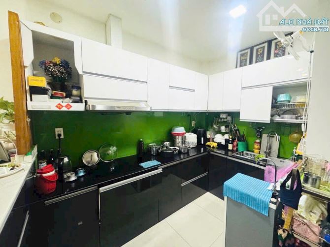 NHÀ ĐẸP -GIÁ TỐT- HẺM  Ô TÔ THÔNG-TẶNG LUÔN NỘI THẤT-GIÁ 6X TỶ-ĐƯỜNG LŨY BÁN BÍCH TÂN PHÚ.