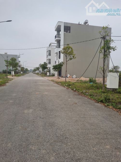 Bán Đất KHu Đô Thị KoSy, TP Bắc Giang. 75m2- MT 5m. Giá 2,7 tỷ