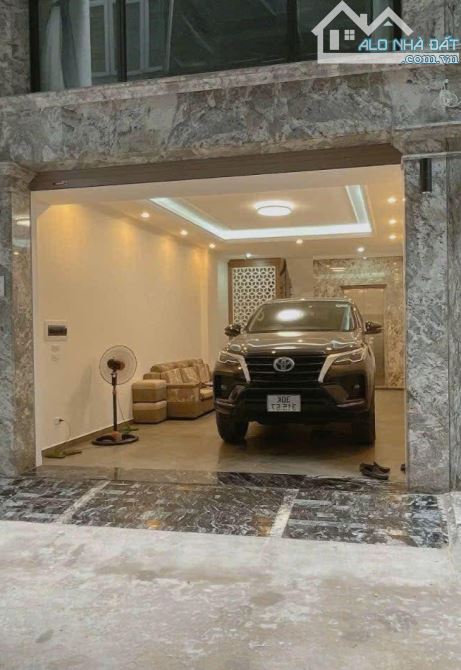 Phân lô ô tô, 8 tầng thang máy, gara 7 chỗ, phố Phùng Chí Kiên, Cầu Giấy, 50m2, chỉ 19.5tỷ