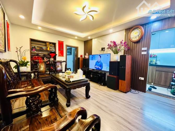 Cô Hiền bán Tập thể Cầu Giấy, Tầng 2, DT: 105m2, 3PN, 3.45 tỷ