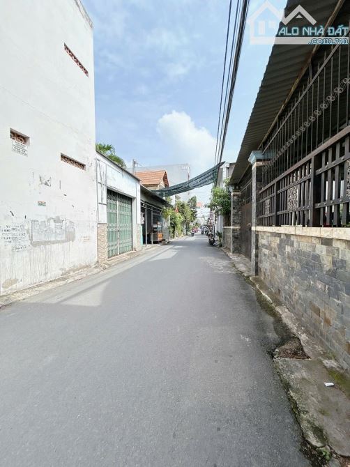 Bán nhà gần chợ Tân Tiến-P Tân Tiến, 120m2 đường xe hơi, Giá chỉ 4ty350 full thổ cư - 1
