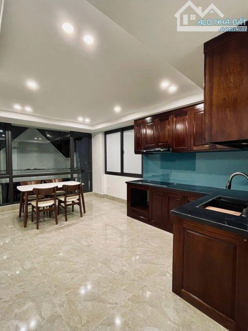 PHỐ VĂN CAO - BA ĐÌNH - 2 THOÁNG - GẦN OTO ĐỖ 42M X 6T , THANG MÁY HƠN 11 TỶ - 1