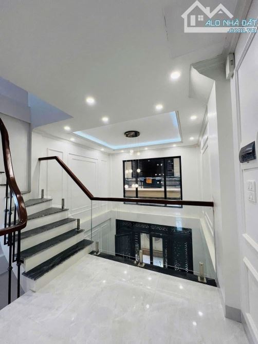NHÀ 39M2*5T TRƯƠNG ĐỊNH, MỚI TINH, GẦN BÃI GỬI Ô TÔ - 1
