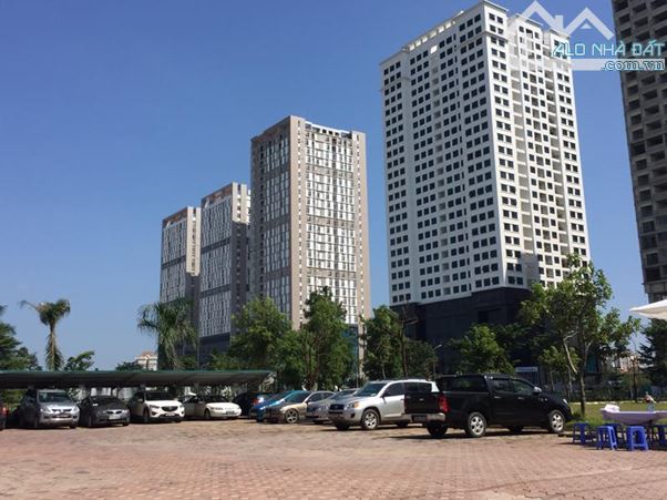 Bán nhà 300m2 mặt phố Lạc Long Quân, sau nhà 1 mặt ngõ 3m, view mặt Hồ Tây, giá 4xx/m2 - 1