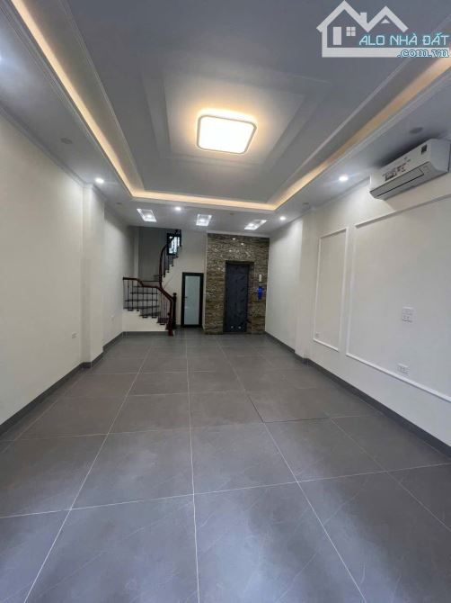 Bán nhà mới đẹp ở ngay ngõ 173 Hoàng Hoa Thám, Diện tích 45m2, 7 tầng, MT 4,6m, giá 15,3tỷ - 1