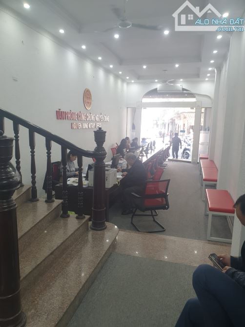 Bán Nhà Mặt Phố Cửa Nam Quận Hoàn Kiếm 120m5T 5m Vỉa Hè 1 SỔ 1 CHỦ 73 Tỷ Cửa Nam. - 1