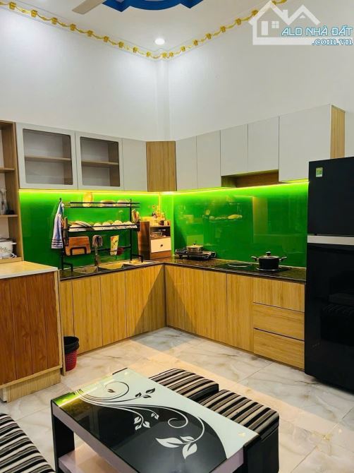 Hời - Bán nhà, 3 tầng 4 PN, SHR hoàn công, Ngã 4 Miếu Ông Cù, Thuận An, 3tỷ nhỉnh - 1