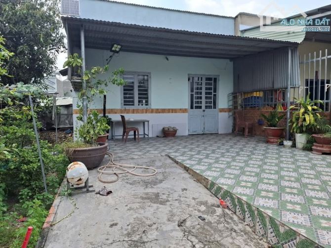 Cần bán gấp căn nhà cấp 4 ở Tân Hiệp 10 , Hóc Môn 121m2 sổ hồng riêng giá 950 triệu - 1