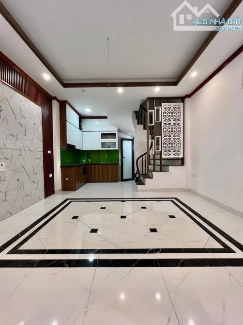 Bán nhà Phố Dương Văn Bé, Tân Khai,  38m2 x 5 tầng, ô tô 1m, Giá: 6,2 tỷ( ctl) - 1