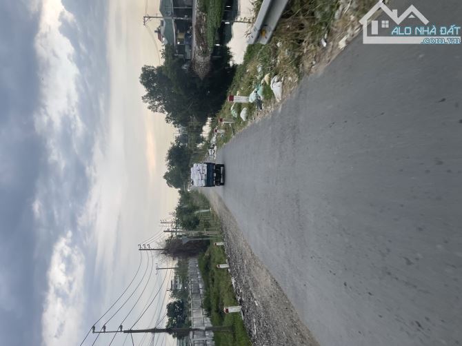 Đất hơn 1300m full thổ cư Mt nhựa Long Khê cần đước - 1
