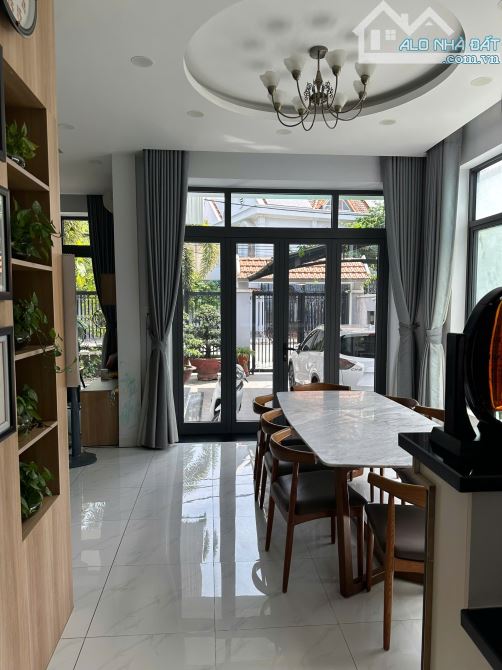 Giá 13 tỷ 999. Bán biệt thự view sông p. Bửu Long, Biên Hoà. 10x23m 230m. - 1