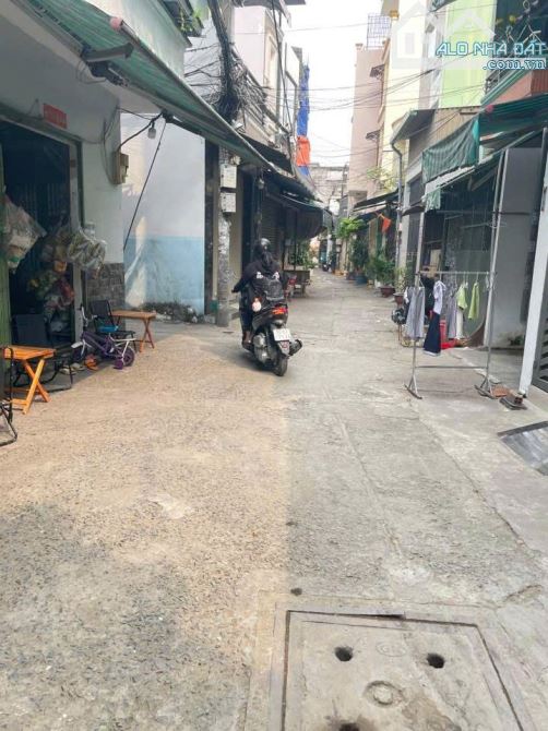 Hẻm ba gác rộng rãi - nhà 2 tầng - ngang 4.2m - khu VIP Tân Phú - chỉ 3.6 tỷ - 1