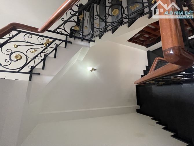 cần bán BIỆT THỰ LIỀN KỀ, 80 M2, 4 TẦNG, 4 PN, GARA OTO, Đông Hưng Thuận 10B Quận 12 - 13