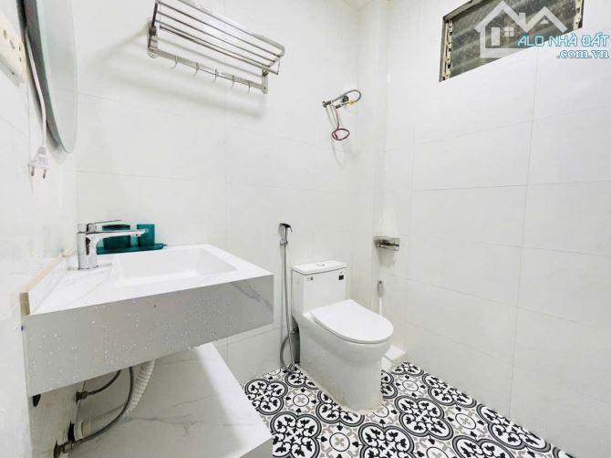 NHÀ ĐẸP RỘNG RÃI, VỊ TRÍ ĐẮC ĐỊA, 5 TẦNG PHÚ ĐÔ - LÊ QUANG ĐẠO, NHỈNH 7 TỶ - 2