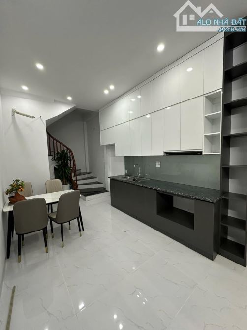 Bán nhà khu CẦU ĐƠ: 30.5/33m2 5 tầng, mặt tiền 3.1m; giá 8.3tỷ - 2